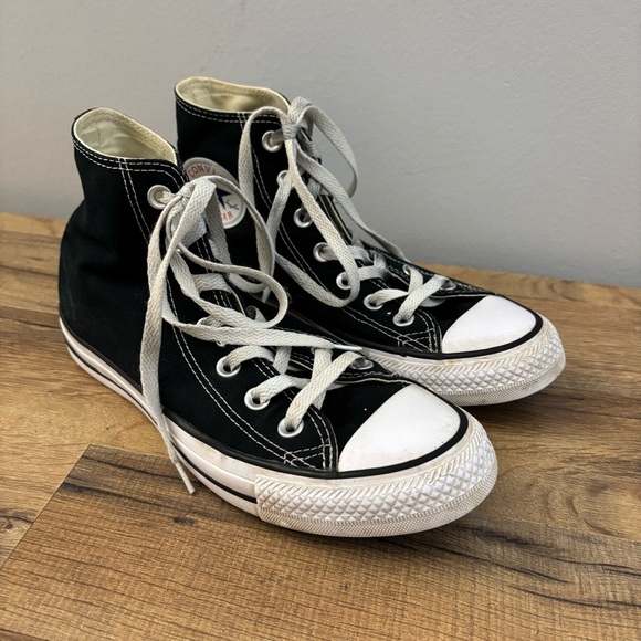 Converse Chuck Taylor All Star High-Top Sneakers Women’s - Picture 1 of 8